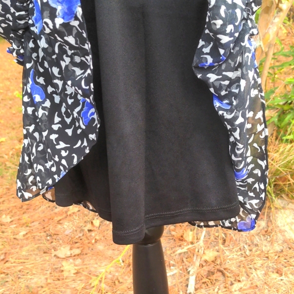 BCBGeneration Black/White/Lavender 'Fallen Petals' Relaxed Halter Neck Tie Dress - Picture 13 of 16